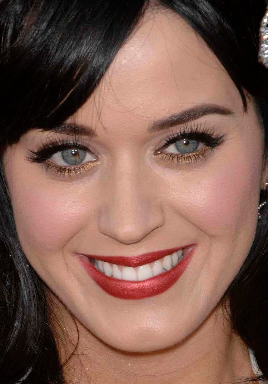 Katy Perry’s Fashion Evolution: Best Looks of All Time