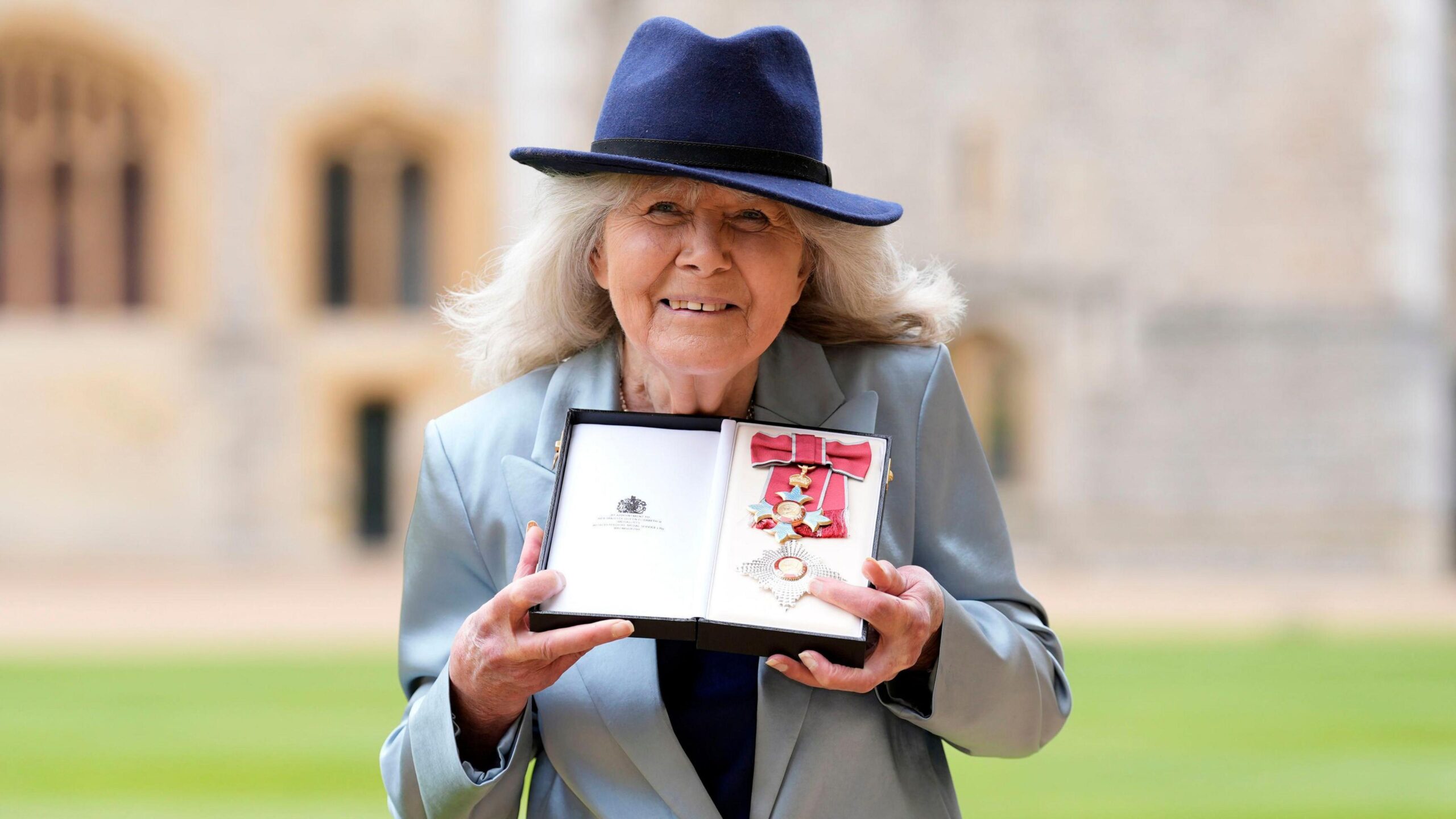Dame Jilly Cooper: Queen Camilla Honors the Iconic Writer with a Powerful Tribute 2025